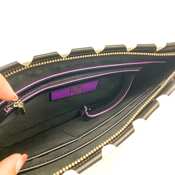 NWT HEIRLOOM Leather Embossed Flat Clutch - Picture 7 of 7